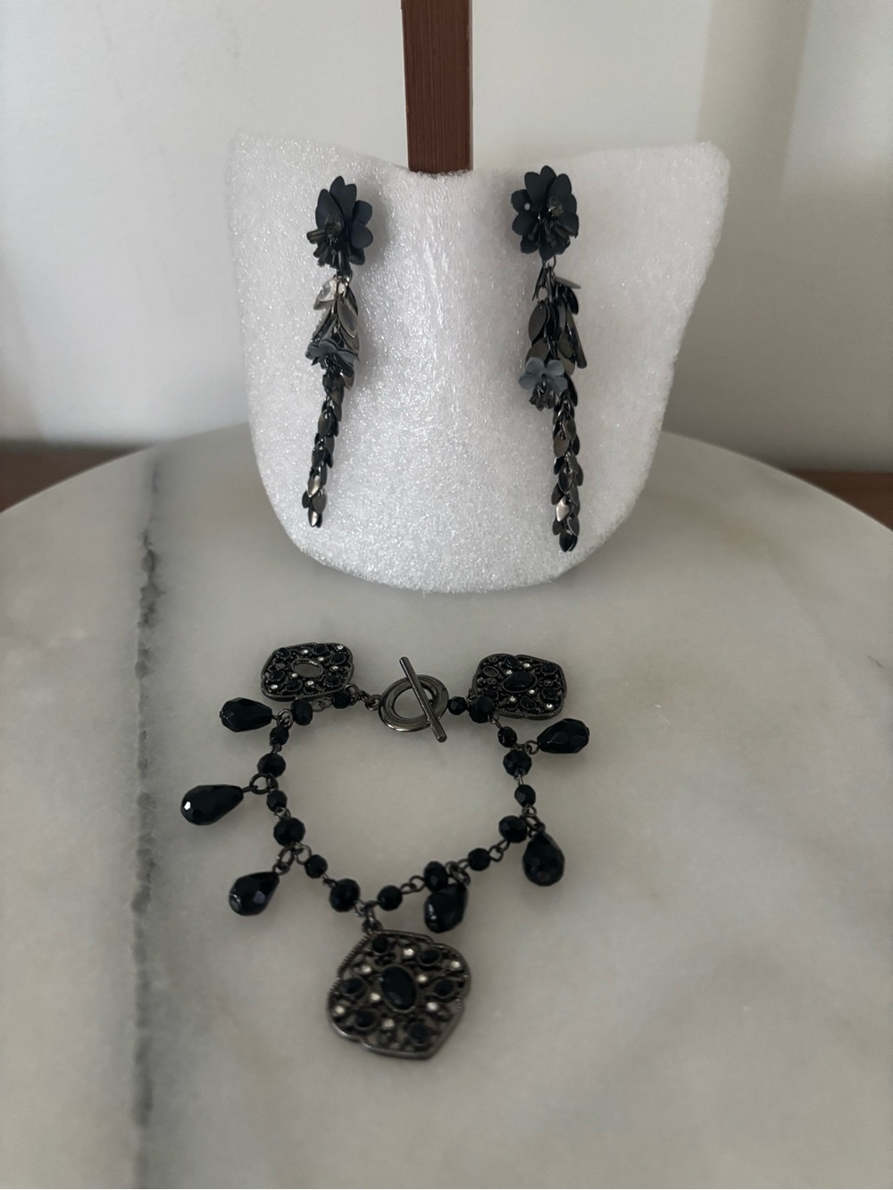 Black Floral Crystal Drop Earrings and Bracelet Set - Women Jewelry